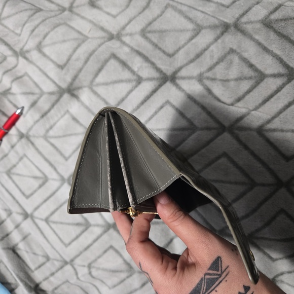 Louis Vuitton wallet - Picture 6 of 7